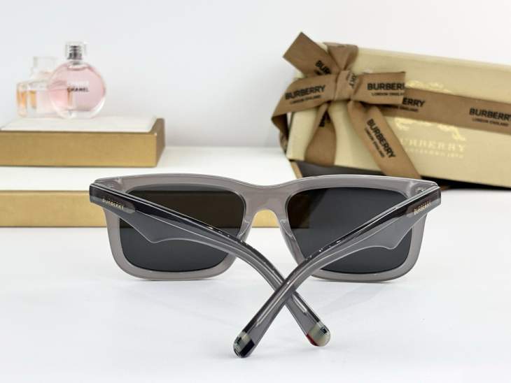 Picture of Burberry Sunglasses _SKUfw77838413fw